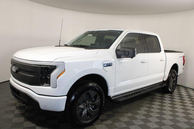Photo of 2025 Oxford White Ford F-150 Lightning
