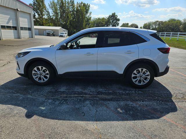 Photo of 2023 Oxford White Ford Escape