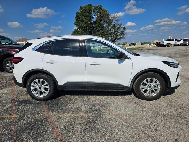 Photo of 2023 Oxford White Ford Escape