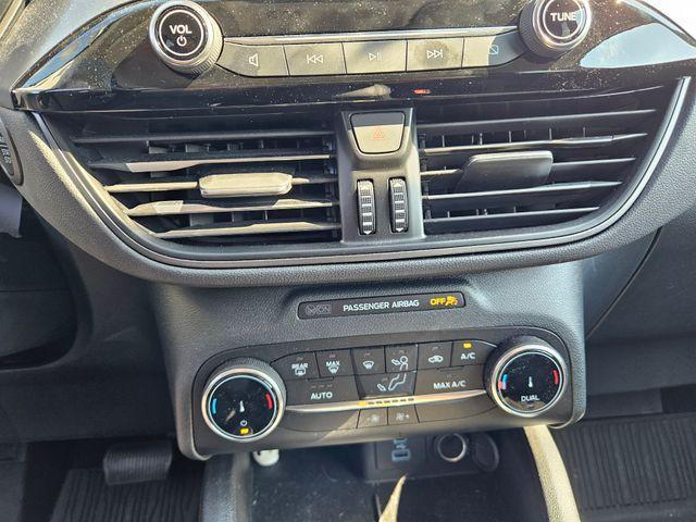Photo of 2023 Oxford White Ford Escape