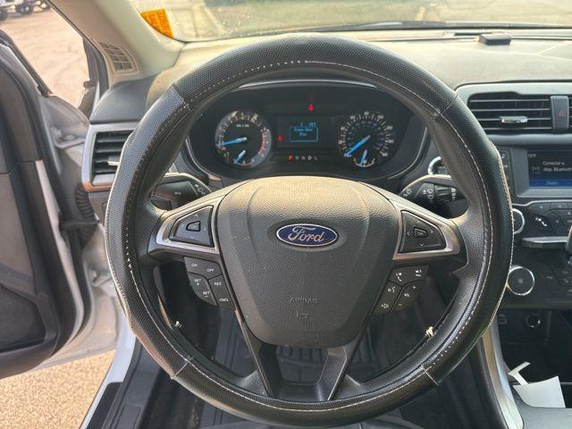 Photo of 2017 Oxford White Ford Fusion
