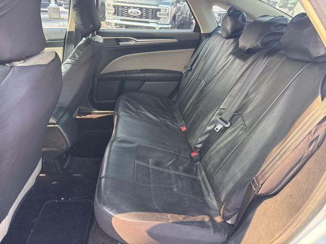Photo of 2017 Oxford White Ford Fusion