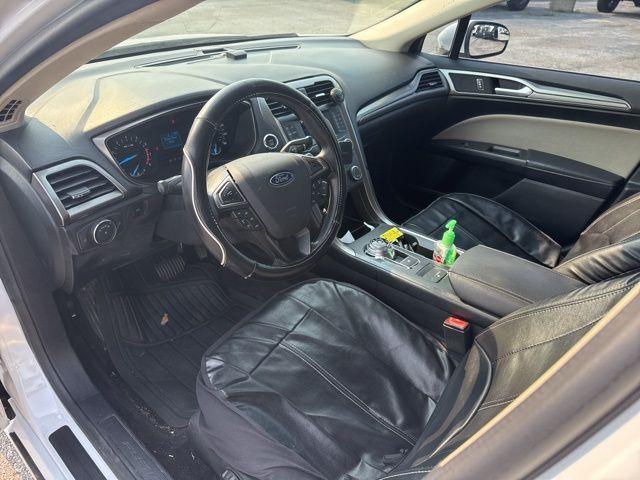 Photo of 2017 Oxford White Ford Fusion