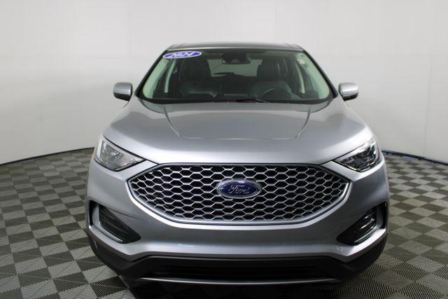 Photo of 2024 Iconic Silver Metallic Ford Edge