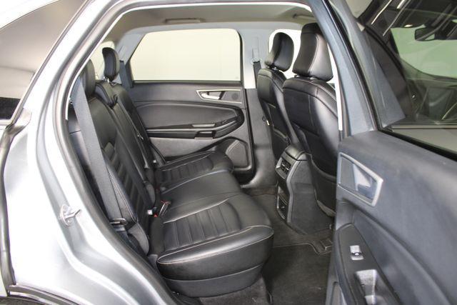 Photo of 2024 Iconic Silver Metallic Ford Edge
