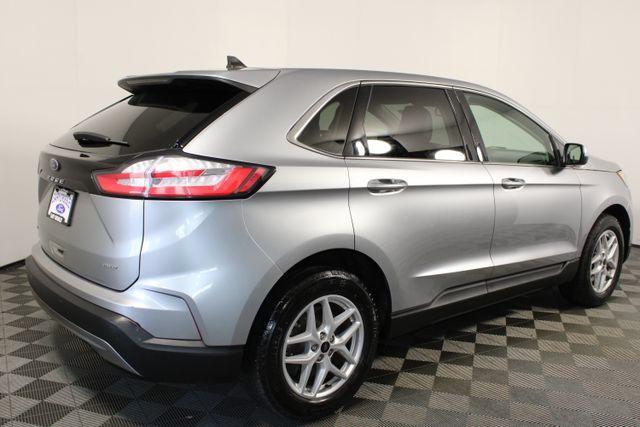 Photo of 2024 Iconic Silver Metallic Ford Edge
