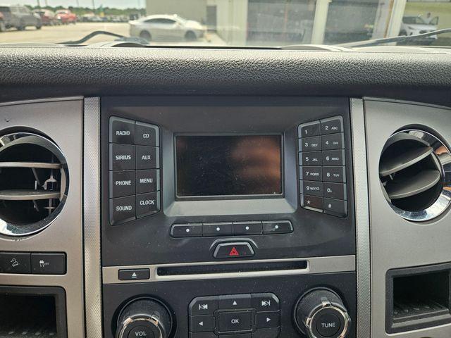 Photo of 2017 Ingot Silver Ford Expedition