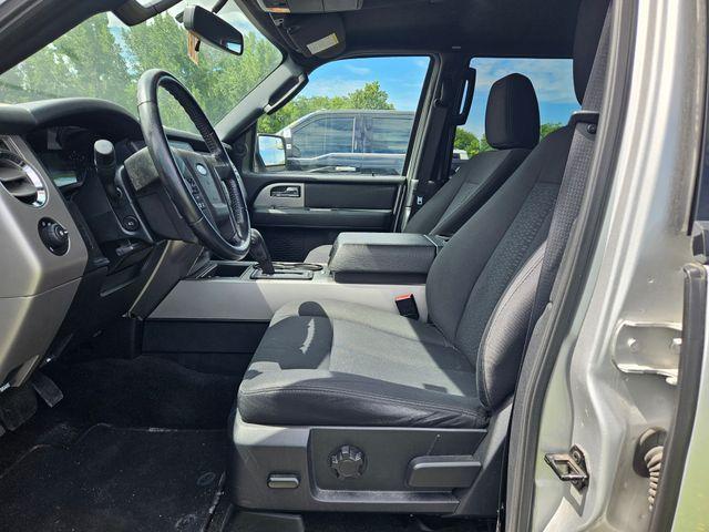 Photo of 2017 Ingot Silver Ford Expedition