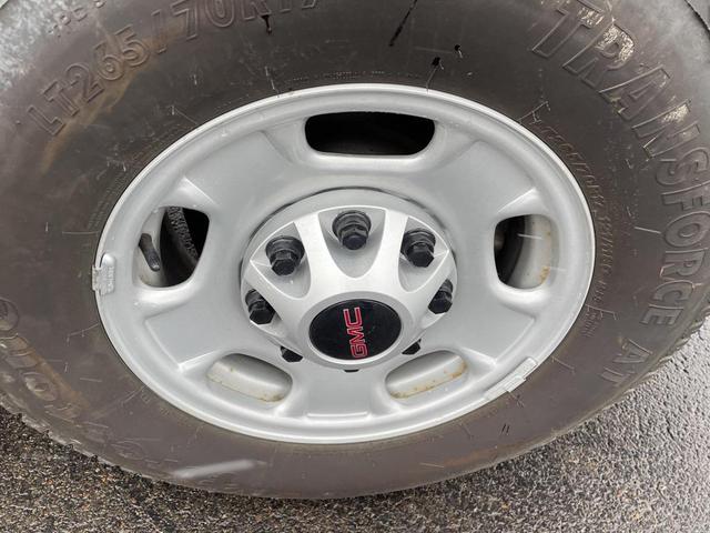 Photo of 2023 Summit White GMC Sierra 2500