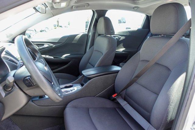 Photo of 2022 Silver Ice Metallic Chevrolet Malibu