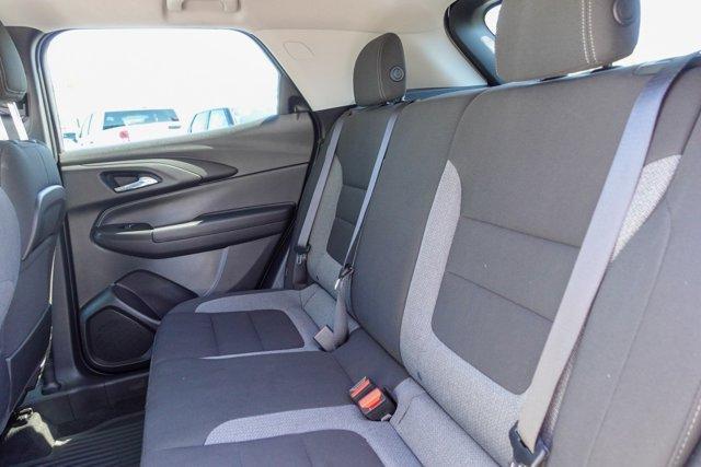 Photo of 2025 Summit White Chevrolet Trailblazer