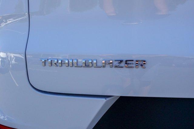 Photo of 2025 Summit White Chevrolet Trailblazer