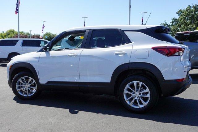 Photo of 2025 Summit White Chevrolet Trailblazer