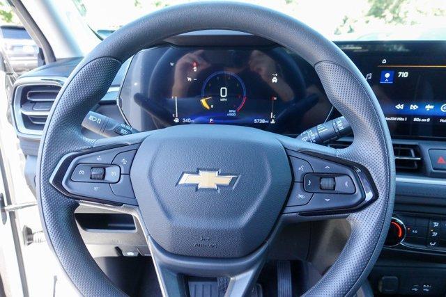 Photo of 2025 Summit White Chevrolet Trailblazer