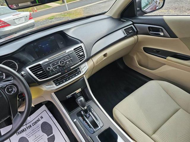 Photo of 2015 Basque Red Pearl II Honda Accord