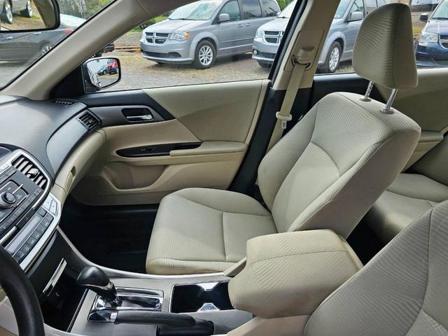 Photo of 2015 Basque Red Pearl II Honda Accord