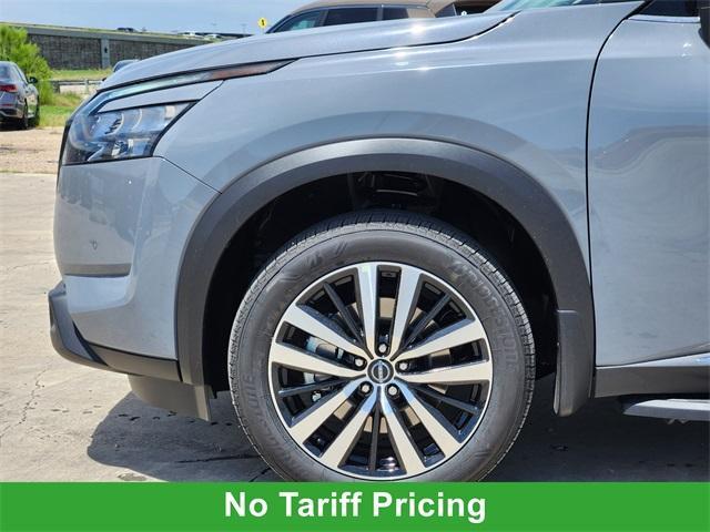 Photo of 2025 Boulder Gray Metallic Nissan Pathfinder