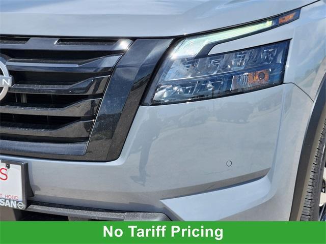 Photo of 2025 Boulder Gray Metallic Nissan Pathfinder