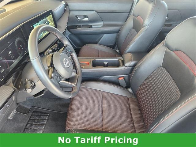 Photo of 2025 Aspen White Tri Nissan Kicks