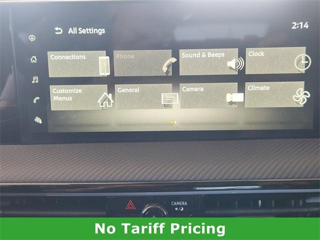 Photo of 2025 Aspen White Tri Nissan Kicks