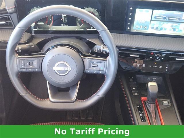 Photo of 2025 Aspen White Tri Nissan Kicks