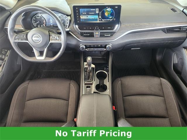 Photo of 2023 Gun Metallic Nissan Altima