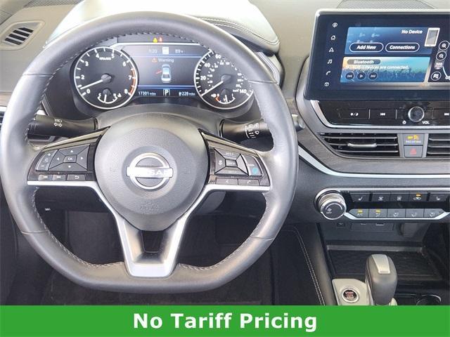 Photo of 2023 Gun Metallic Nissan Altima