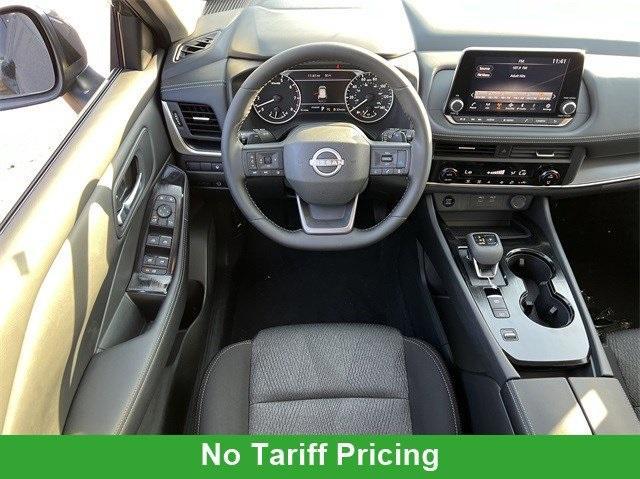 Photo of 2025 Black Nissan Rogue