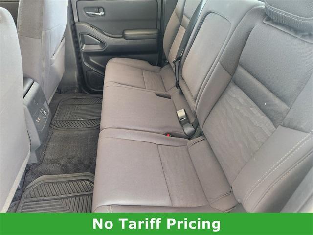 Photo of 2024 Glacier White Nissan Frontier