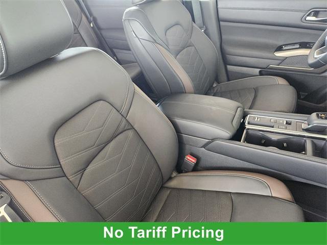 Photo of 2025 Obsidian Green Pearl / Super Black Nissan Pathfinder