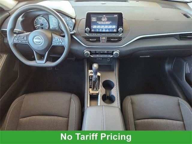 Photo of 2025 Gun Metallic Nissan Altima