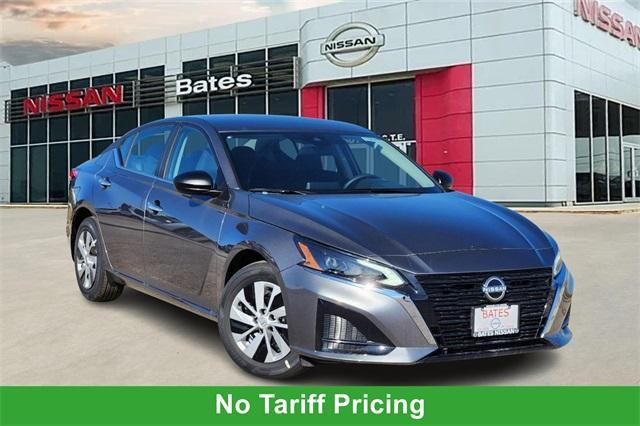 Photo of 2025 Gun Metallic Nissan Altima