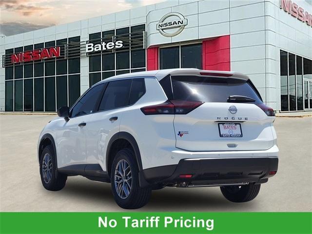 Photo of 2025 Glacier White Nissan Rogue