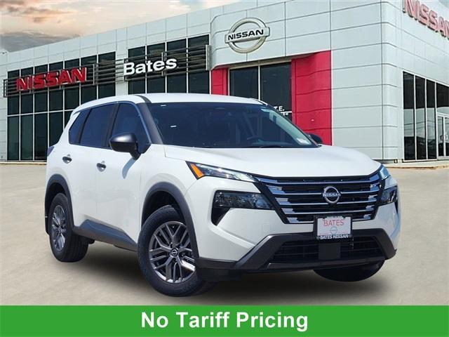 Photo of 2025 Glacier White Nissan Rogue