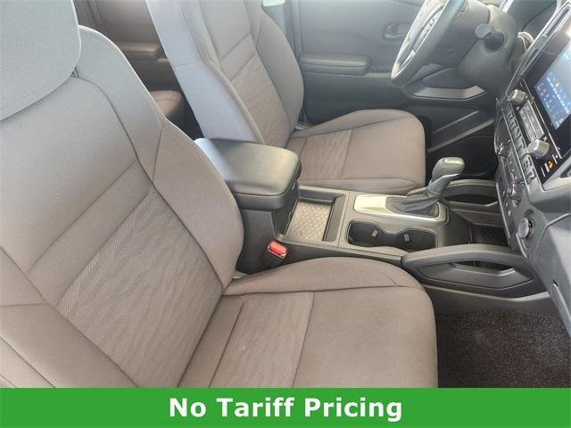 Photo of 2025 Glacier White Nissan Frontier