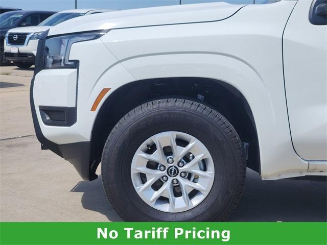 Photo of 2025 Glacier White Nissan Frontier