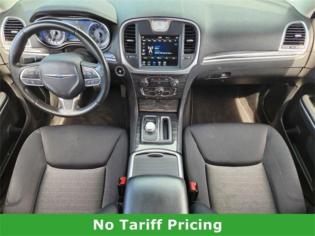 Photo of 2020 Silver Mist Clearcoat Chrysler 300