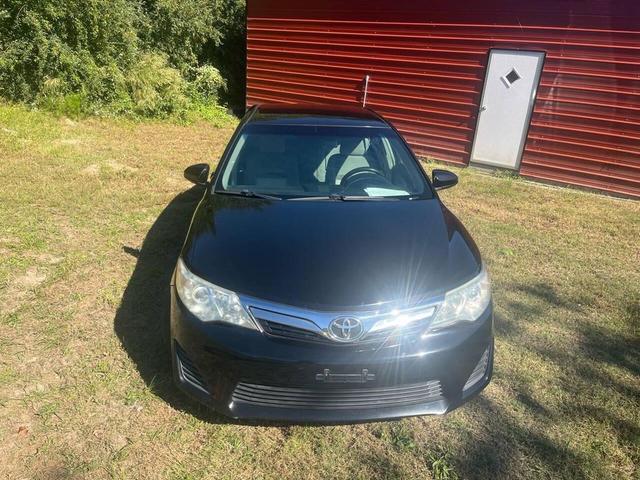 Photo of 2014 Attitude Black Metallic Toyota Camry