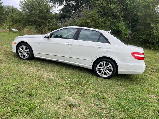 Photo of 2011 White Mercedes-Benz E-Class