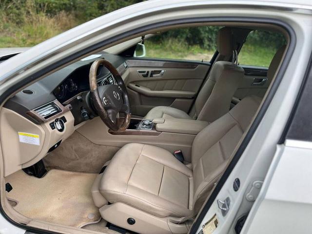Photo of 2011 White Mercedes-Benz E-Class