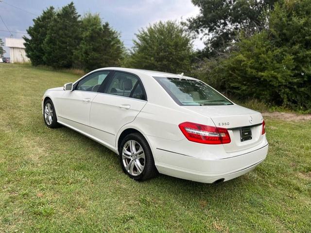 Photo of 2011 White Mercedes-Benz E-Class