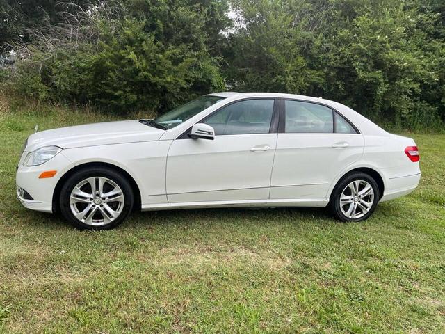 Photo of 2011 White Mercedes-Benz E-Class