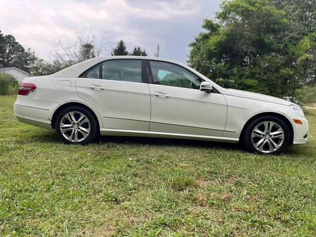 Photo of 2011 White Mercedes-Benz E-Class