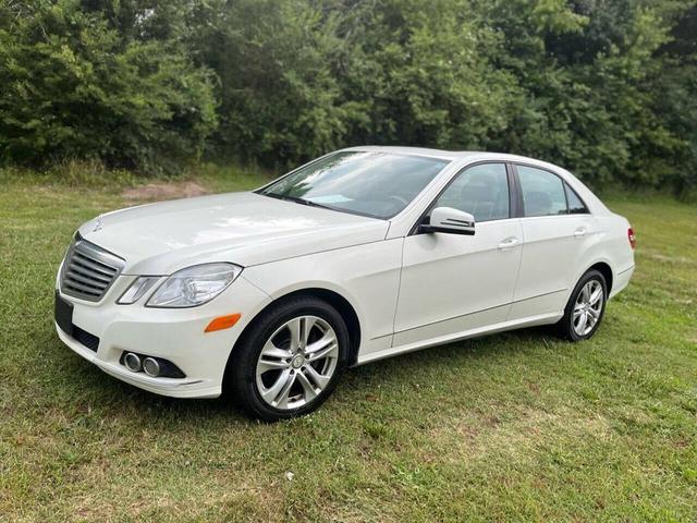 Photo of 2011 White Mercedes-Benz E-Class