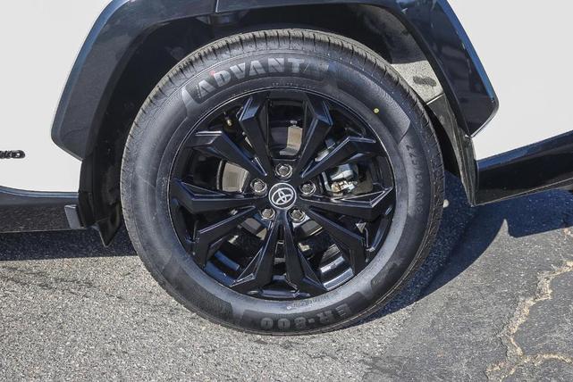 Photo of 2022 Pearl Toyota RAV4 Hybrid