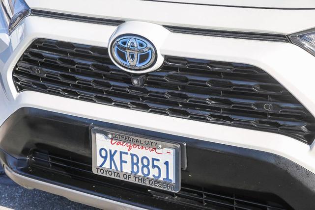 Photo of 2022 Pearl Toyota RAV4 Hybrid