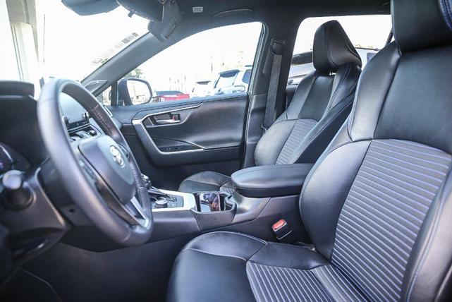 Photo of 2022 Pearl Toyota RAV4 Hybrid