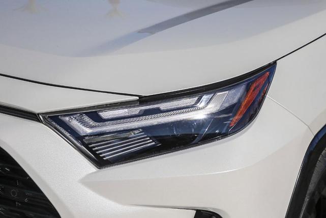 Photo of 2022 Pearl Toyota RAV4 Hybrid