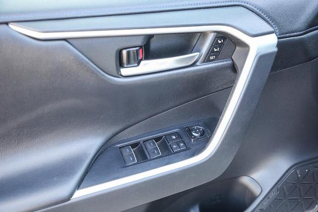 Photo of 2022 Pearl Toyota RAV4 Hybrid