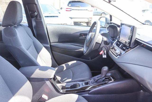 Photo of 2022 Classic Silver Metallic Toyota Corolla